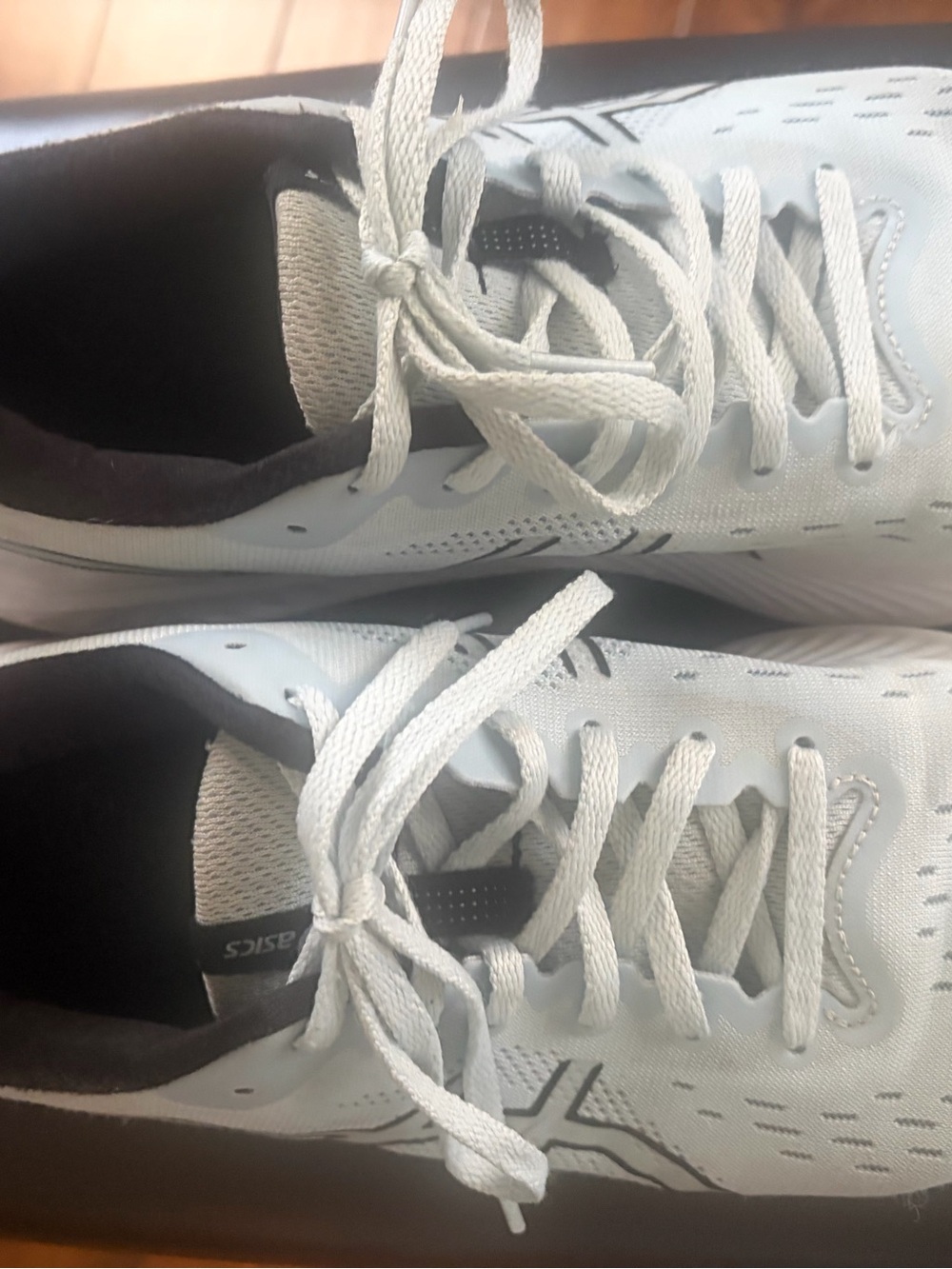 Men ASICS sneakers, size 8.5